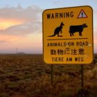 Schild auf dem Weg ins Outback