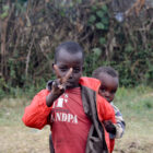 Kinder im Masai Dorf