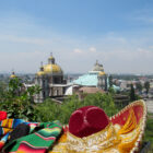Sombrero mit Basilica de Guadalupe im Hintergrund