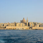 Sicht vom Wasser auf Valletta