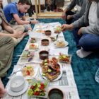 Essen bei ägyptischer Familie