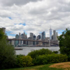 Brooklyn Bridge vor Skyline