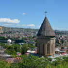 Kirche bei Abstieg von Mother of Georgia