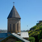 Kirche bei Abstieg von Mother of Georgia